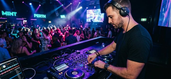 best-over-ear-headphones-djing-wa